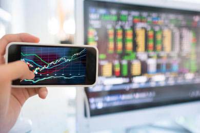 伦敦期铝升至近四年最高水平 特朗普淡化美元跌势提振基本金属